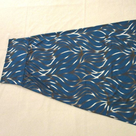 SOLID MAXI SKIRT – NWOT – SZ S - Picture 1 of 12